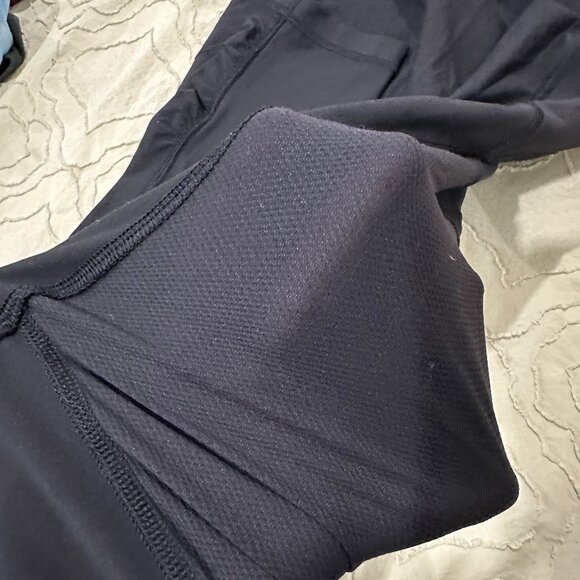 Like New Lululemon Size 6 - Picture 9 of 9